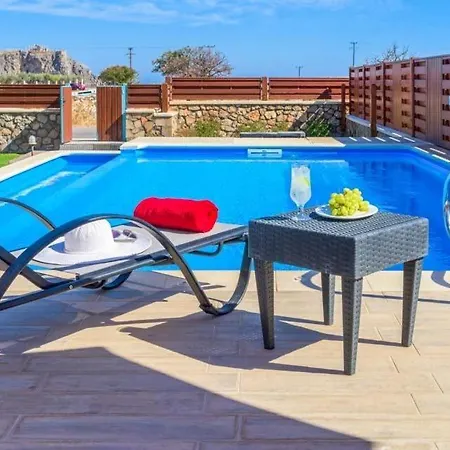 Sleeps 4 Pool Air Con Wifi *
