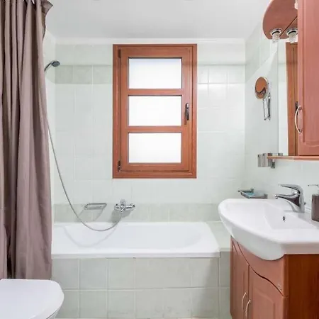 Sleeps 4 Pool Air Con Wifi Villa